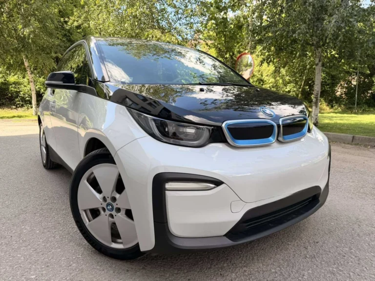 TEST: BMW i3 (94 Ah / 33 kWh) — Karbonowy pionier premium na rynku wtórnym. Czy elektryk za 45–55 tys. zł to okazja, czy pułapka?