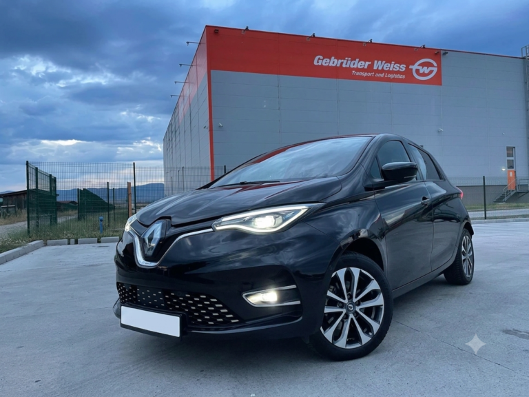 TEST: Renault Zoe II GEN (2021, 52 kWh) — Czy miejski elektryk może być samochodem na każdą okazję?