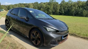TEST: Cupra Born (58 / 77 kWh) — Hot-hatch na prąd. Czy hiszpański "elektryczny Golf GTI" naprawdę daje emocje?